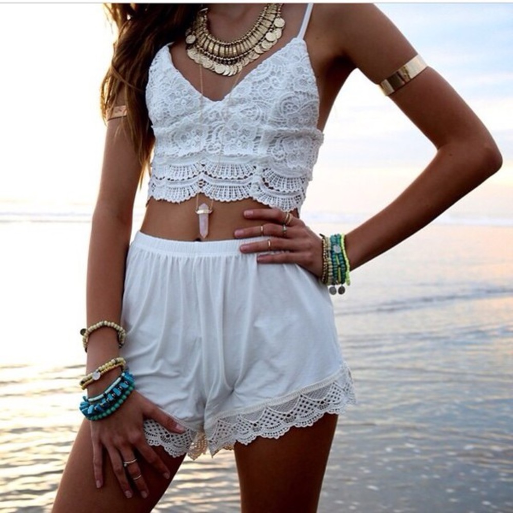 LA Hearts Allover Lace Cropped Bralette